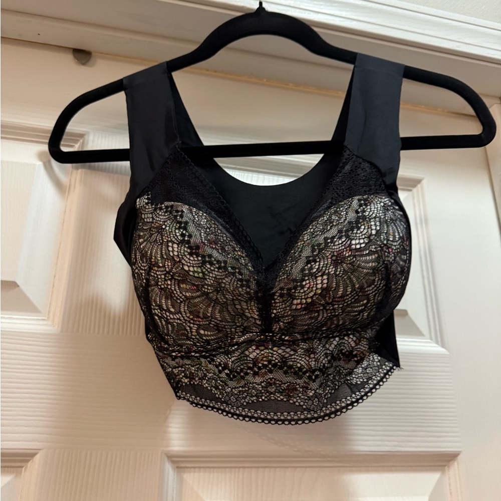 Black Lace Full-Coverage Bras with Mesh Overlays - Picture 1 of 4